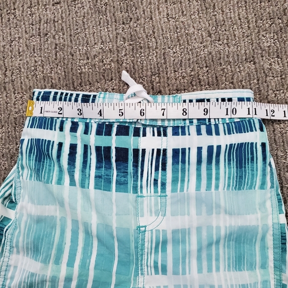 Tommy Bahama swim trunks boys size large - Picture 5 of 7